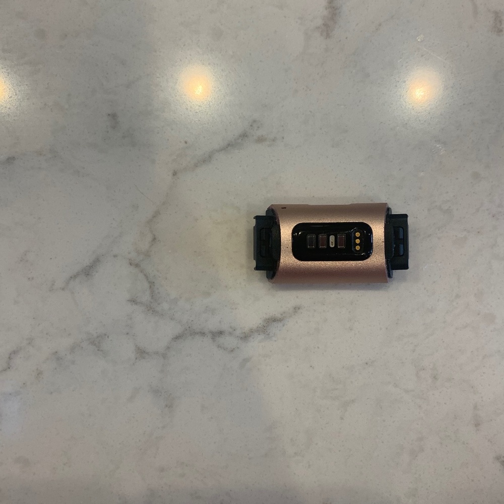 Fitbit Charge 3 - Picture 2 of 3
